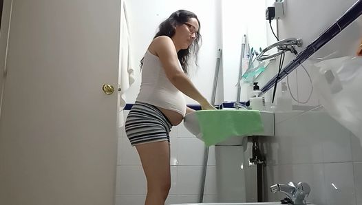Stepmom fucked at 15 weeks pregnant shares room and stepson forgot to shower.