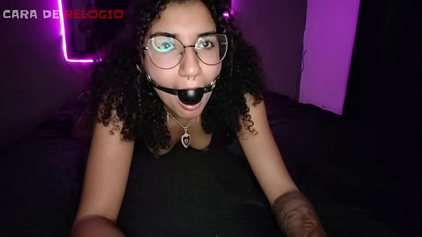 Deixou a ninfeta novinha com a boca calada enquanto levava rola de 4