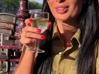 Sexy Anissa Kate Entertains Lucky Fan With Anna Kinski