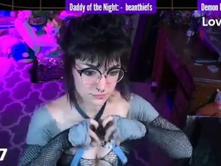 Brunette Solo Webcam Masturbation