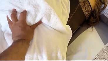 Sexo Amateur con MILF de Trasero Enorme y Hermosas Tetas Acaba en Enorme Corrida